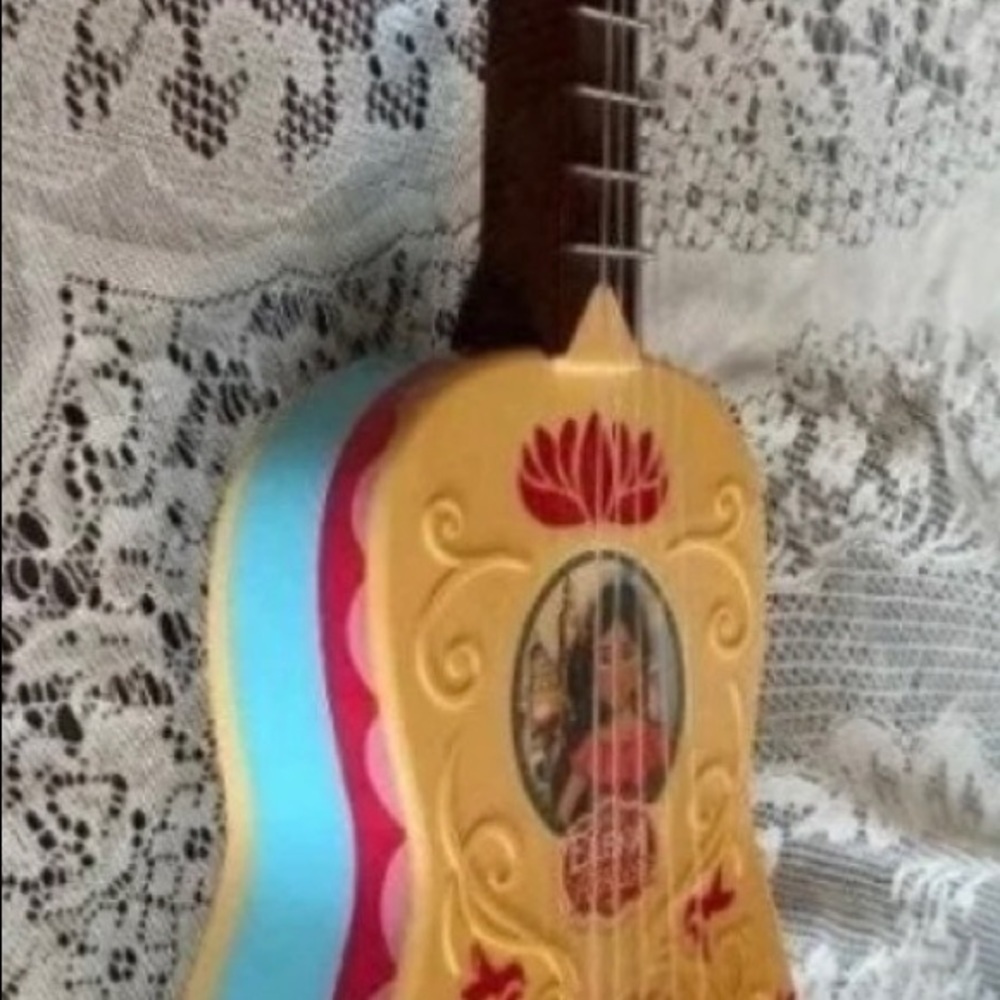 Disney Princess Elena Avalon story time musical guitar - Picture 6 of 7